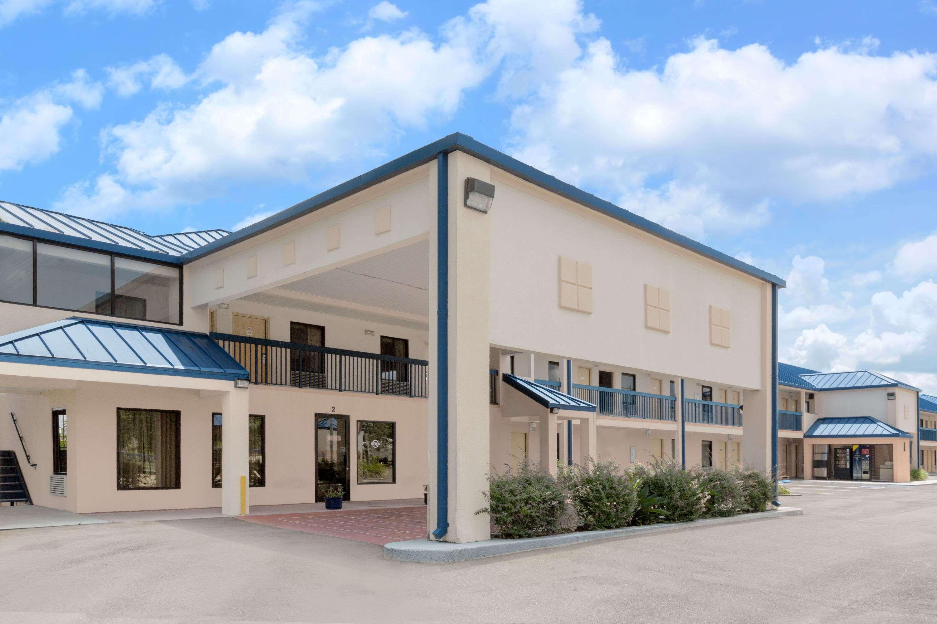 Super 8 By Wyndham Hattiesburg South Exterior foto